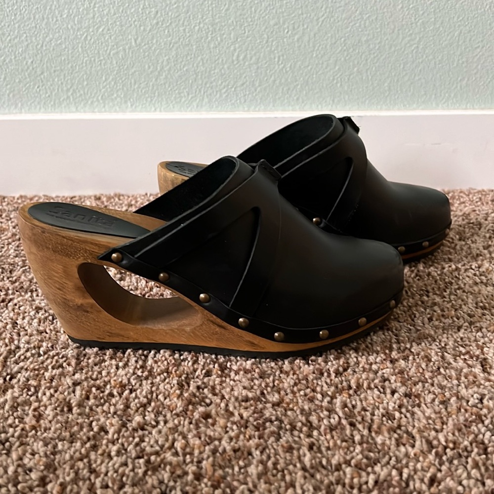 Sanita wedge